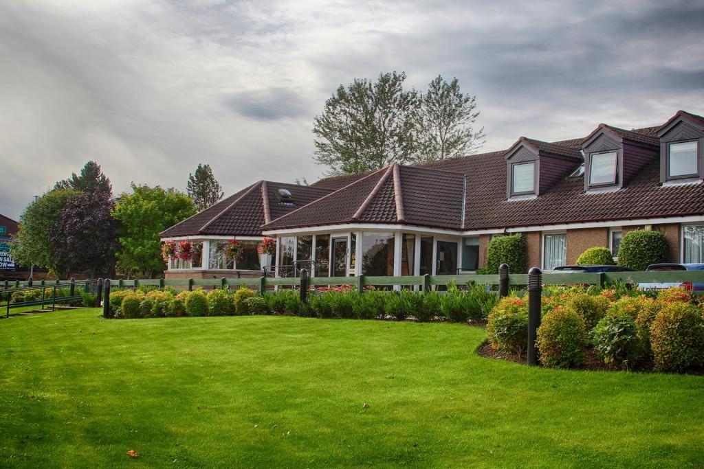 Strathburn Hotel Inverurie By Compass Hospitality Extérieur photo