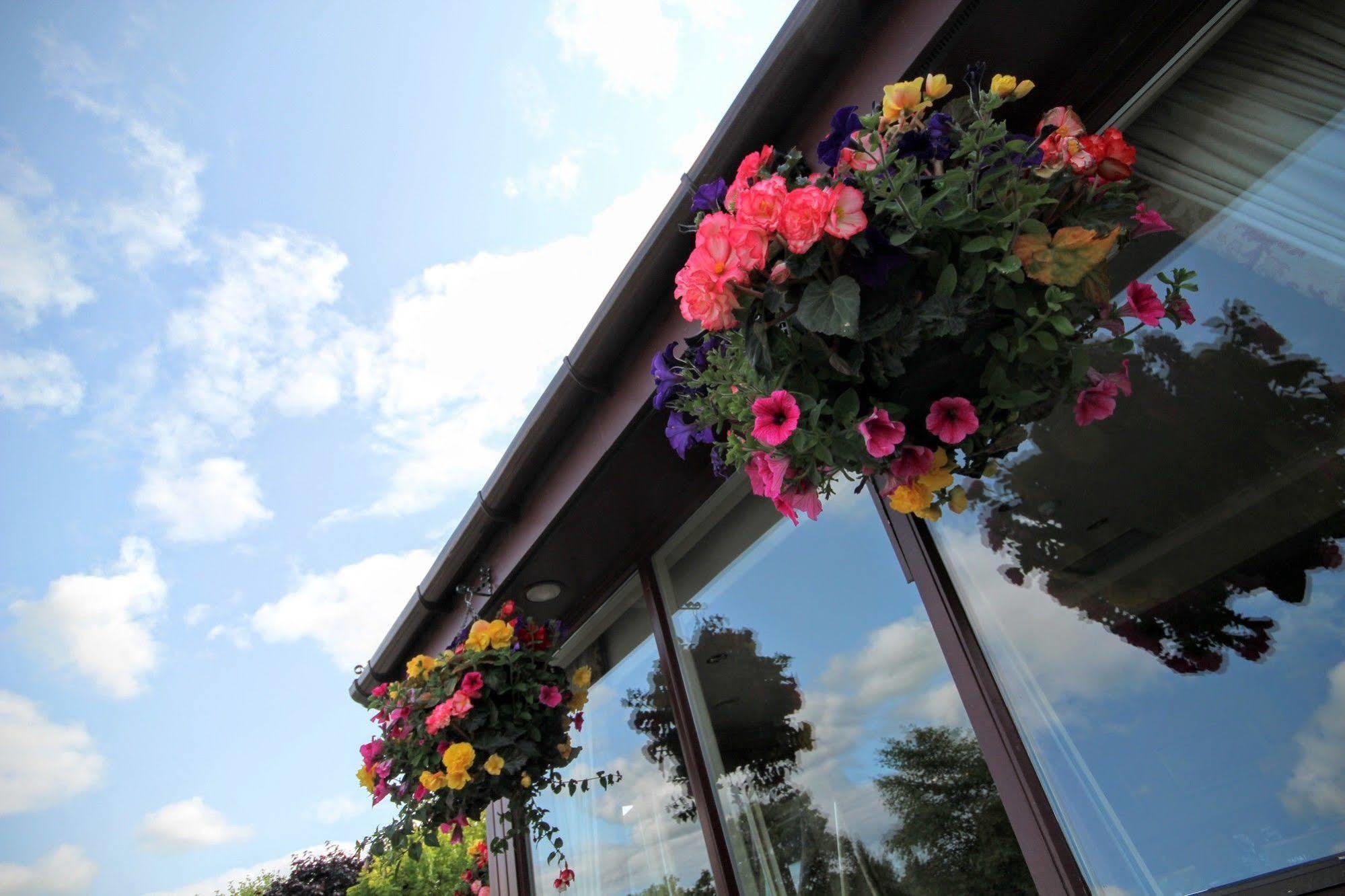 Strathburn Hotel Inverurie By Compass Hospitality Extérieur photo