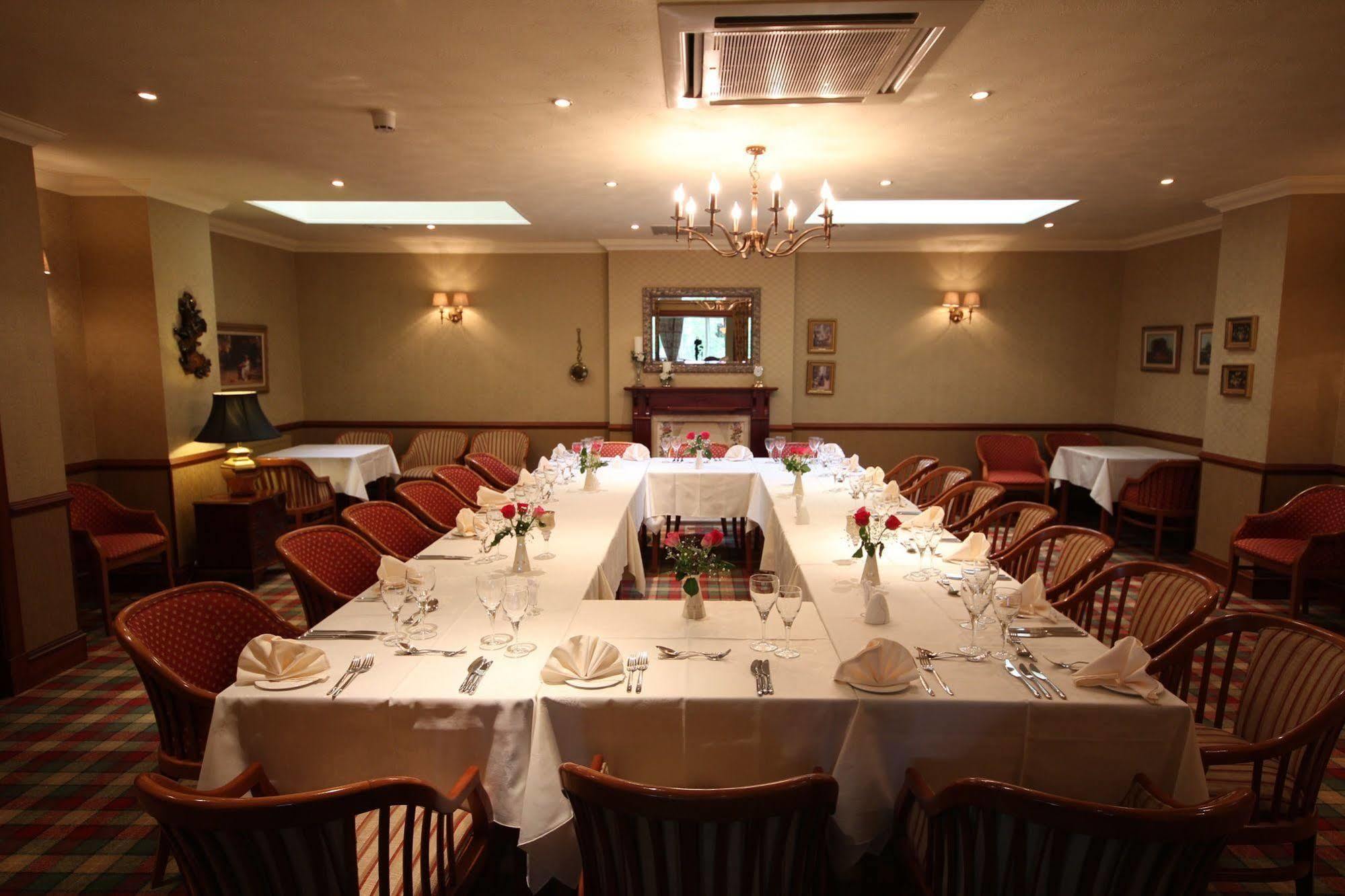 Strathburn Hotel Inverurie By Compass Hospitality Extérieur photo
