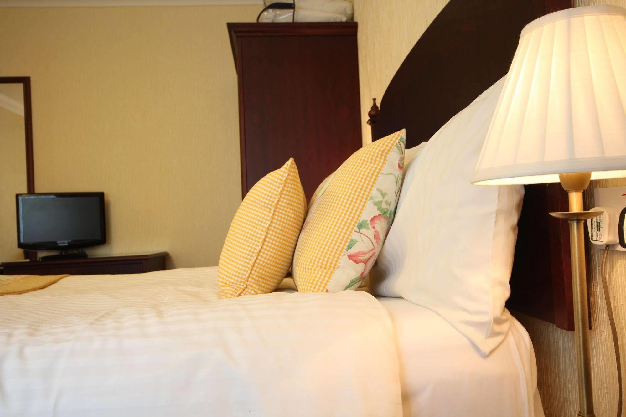 Strathburn Hotel Inverurie By Compass Hospitality Extérieur photo