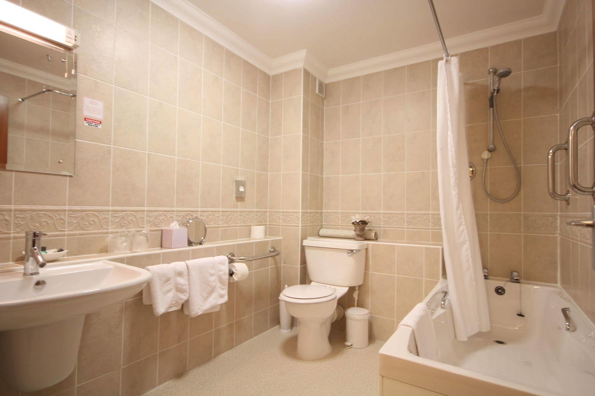 Strathburn Hotel Inverurie By Compass Hospitality Extérieur photo