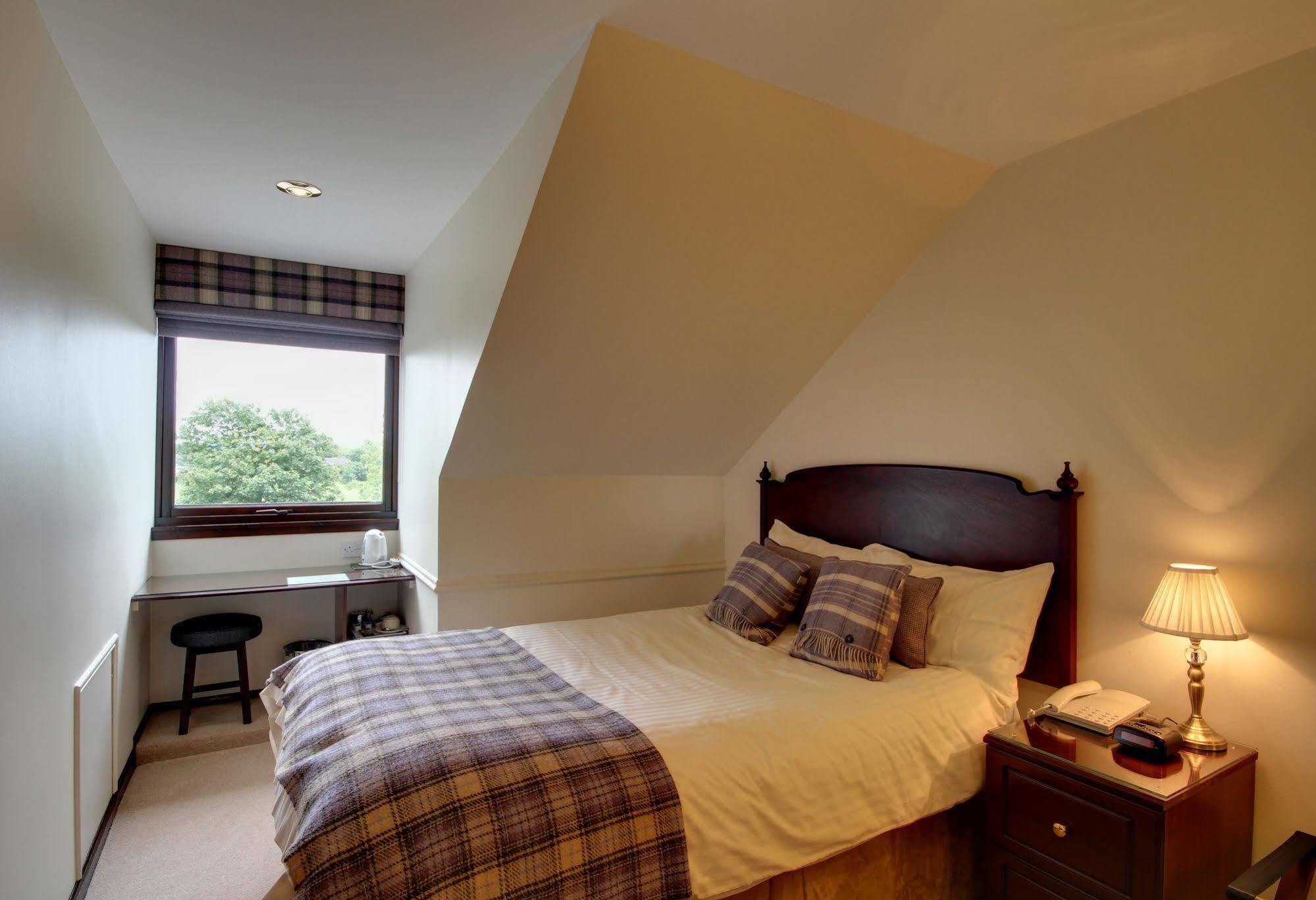 Strathburn Hotel Inverurie By Compass Hospitality Extérieur photo