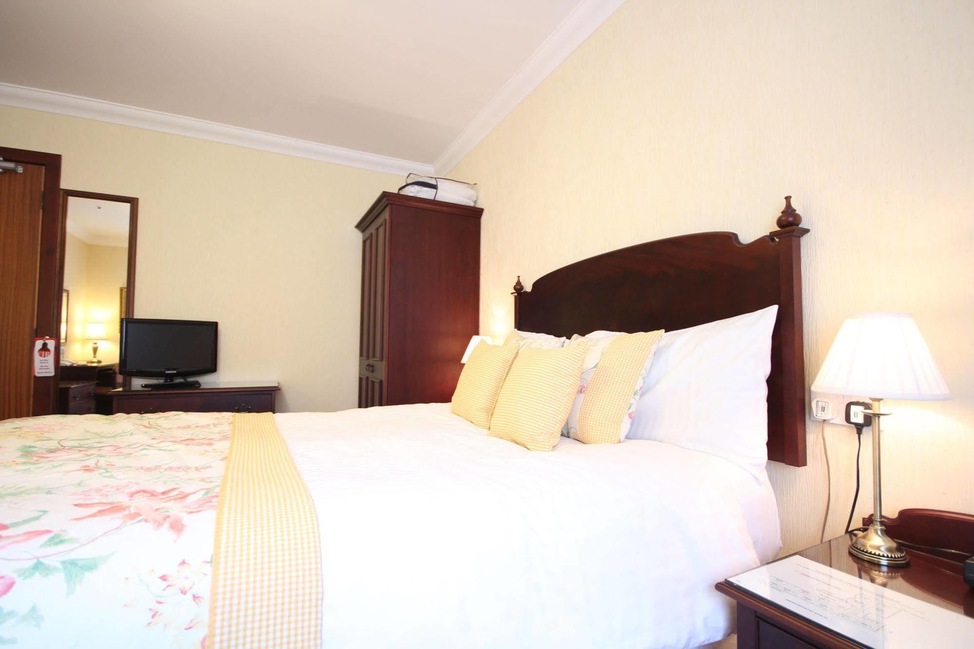 Strathburn Hotel Inverurie By Compass Hospitality Extérieur photo