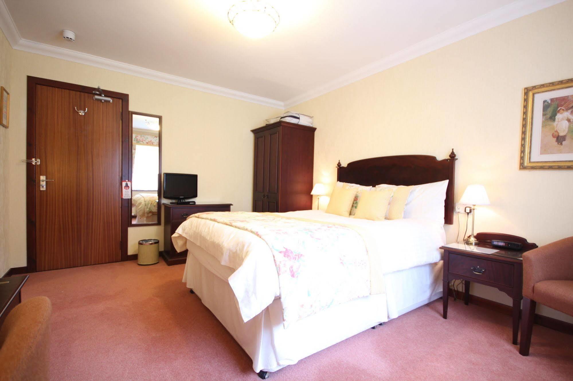 Strathburn Hotel Inverurie By Compass Hospitality Extérieur photo